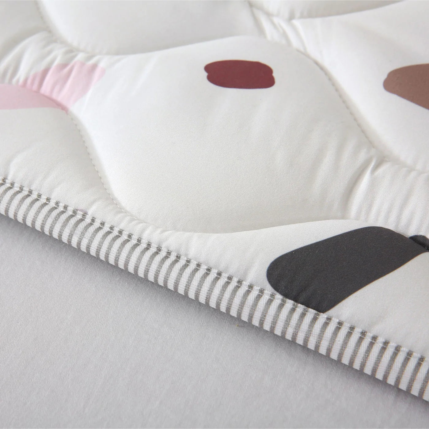 Quilted Leikmotta - Confetti 127/127cm - FORPÖNTUN