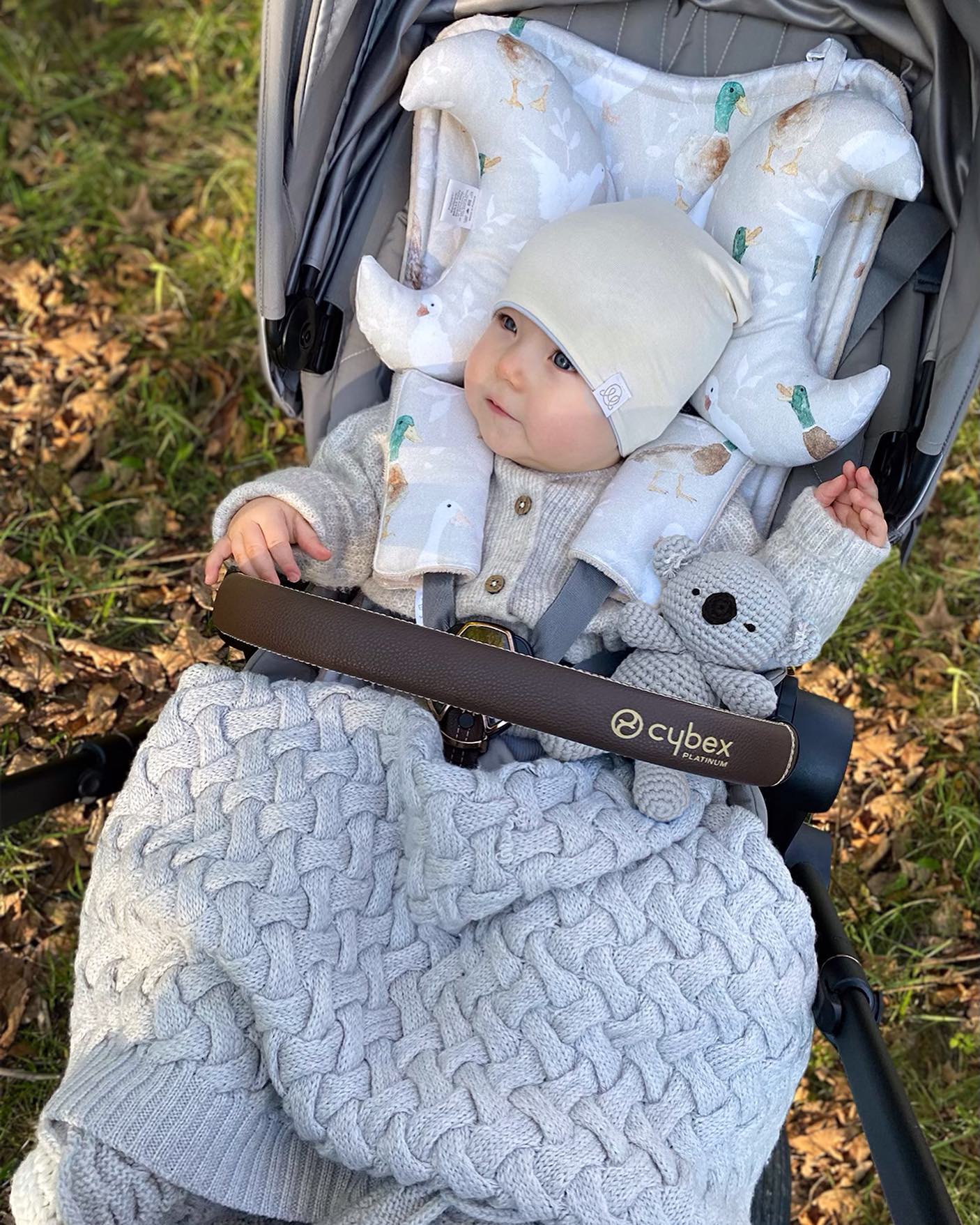 Viðsnúaleg húfa úr bambus Blush Pink - Cream