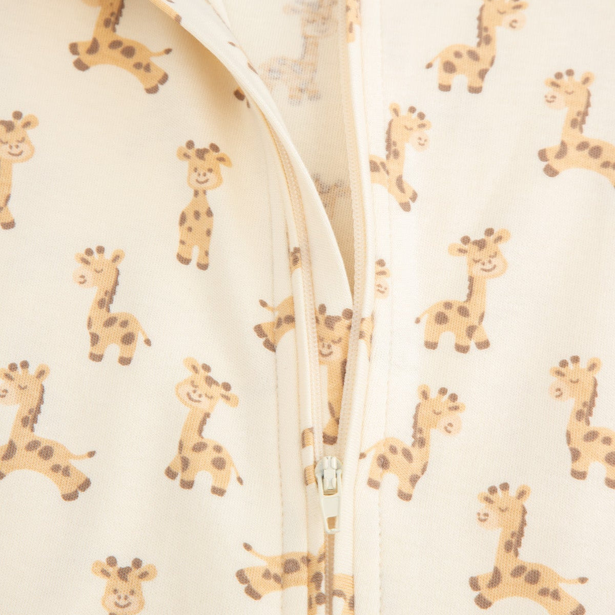 Renndur Náttgalli - Ecri Giraffe