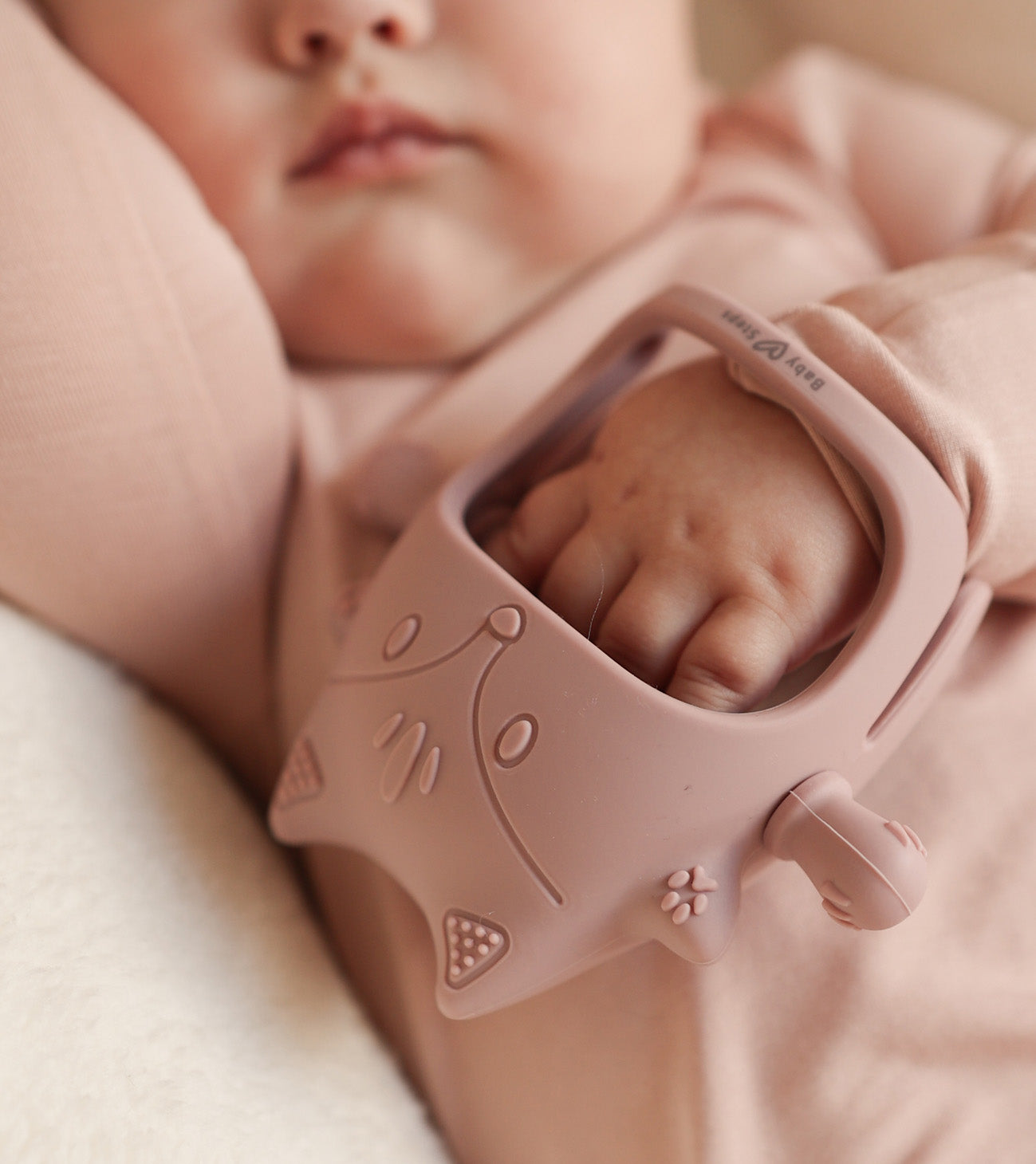 Sílikon Nagdót - Fox Sensory Teething Toy (5 litir í boði)