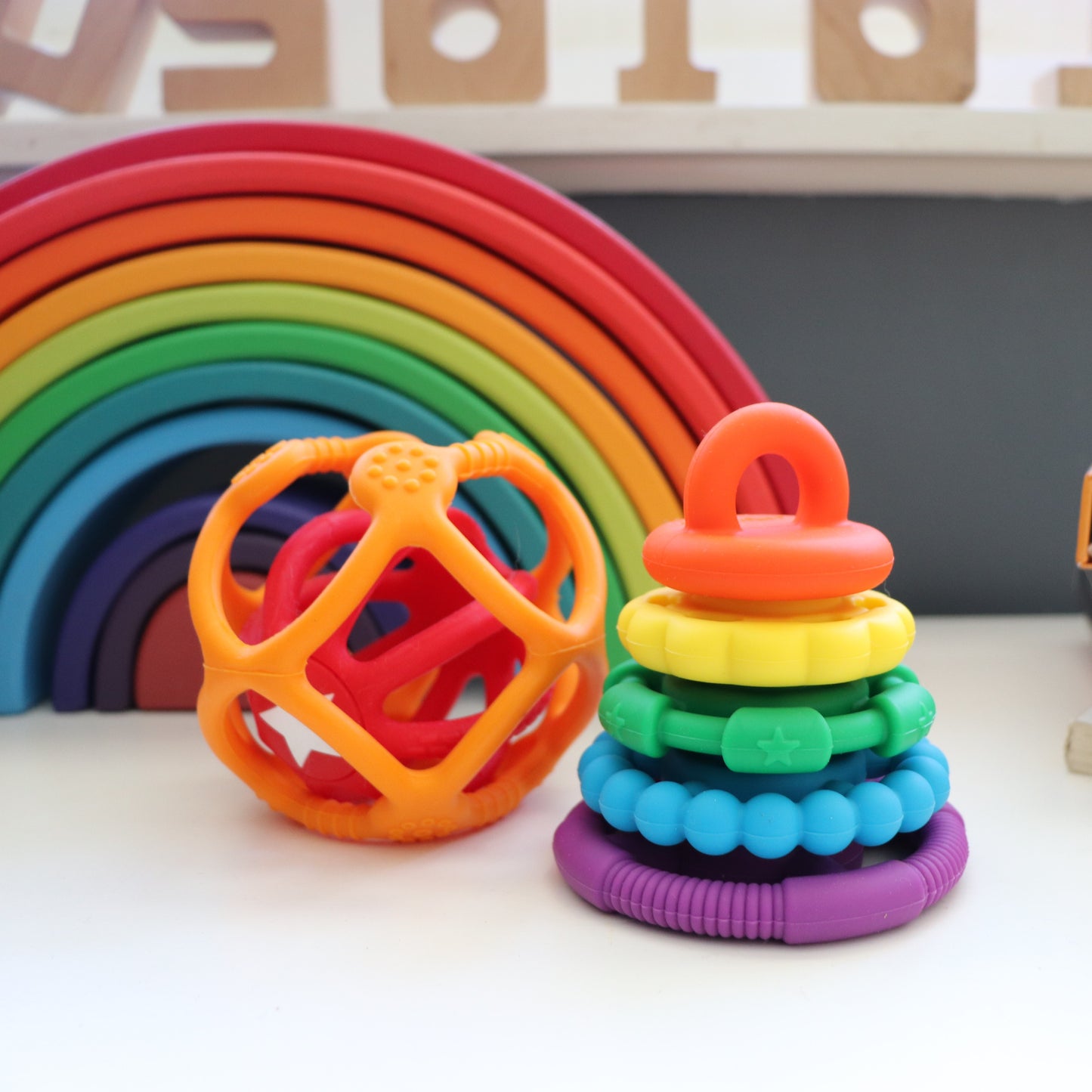 Staflturn & Nagdót - Rainbow Stacker & Teether (4 litir í boði)