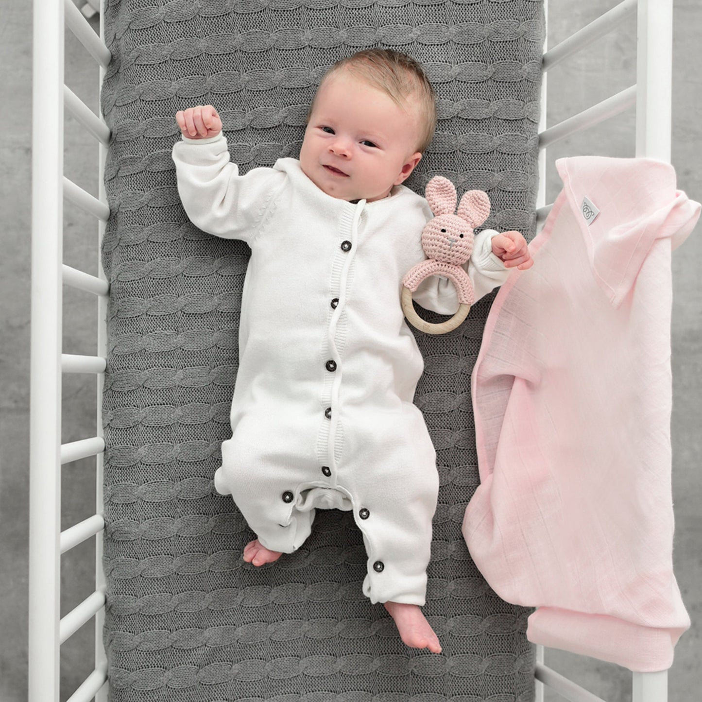 Naghringur úr tré - Bunny Dark Beige