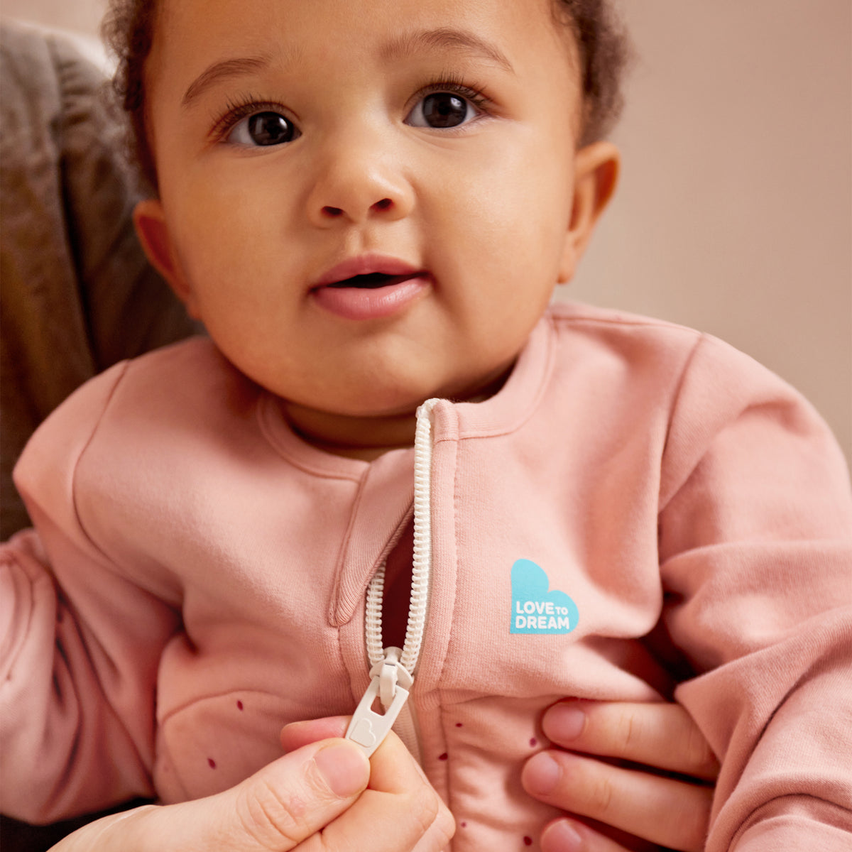 Love To Dream Svefnpoki með ermum - Rose Pebbles 2.5Tog