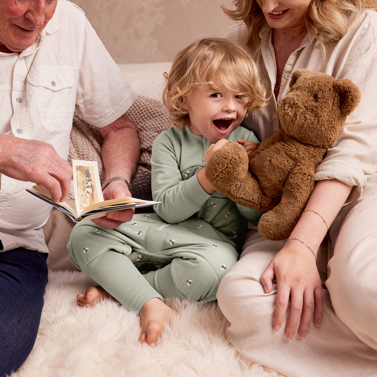 Love To Dream Sleep Suit Svefnpoki - Olive Bees 2.5Tog