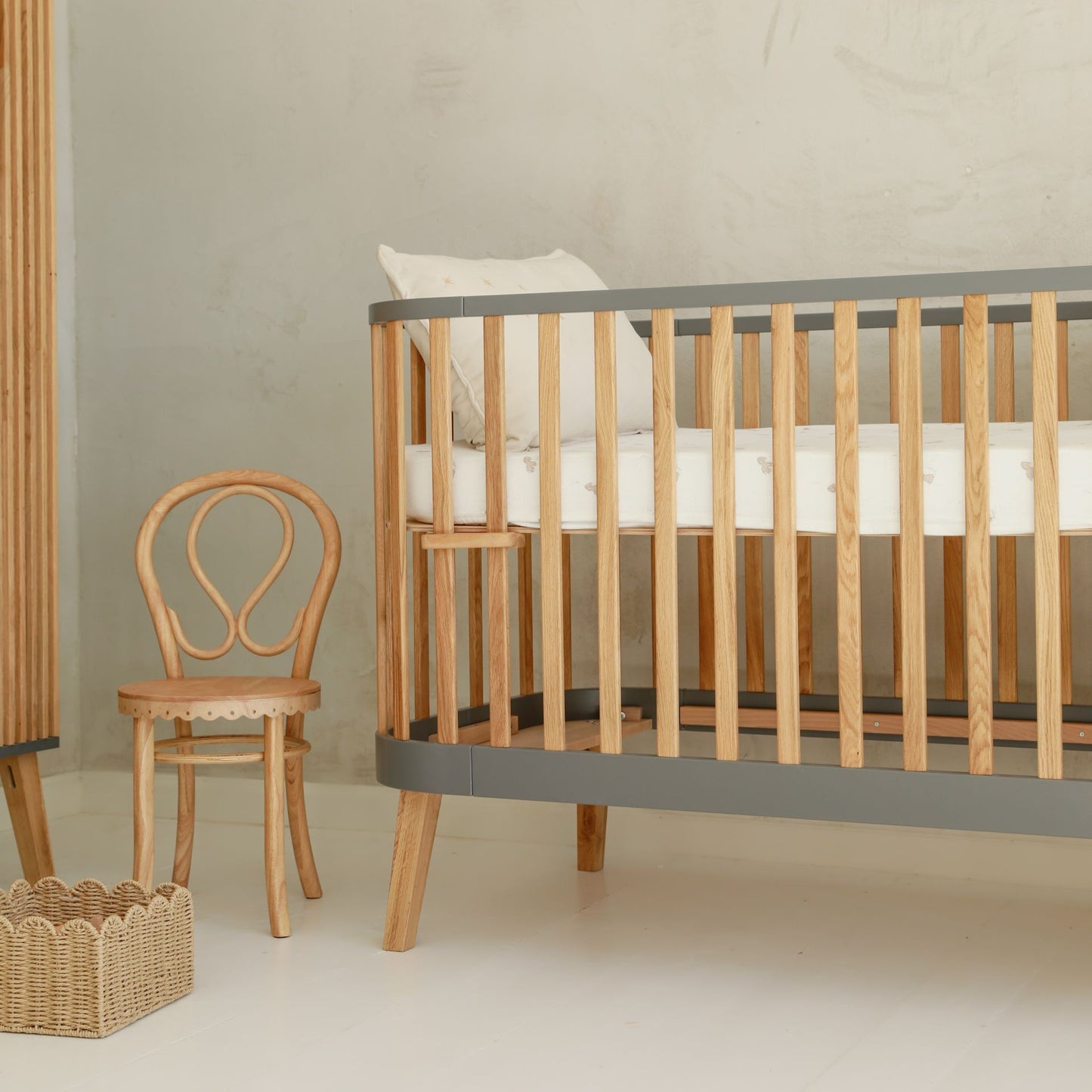 Ungbarnarúm BAMBI MUNDO Crib 140/70cm