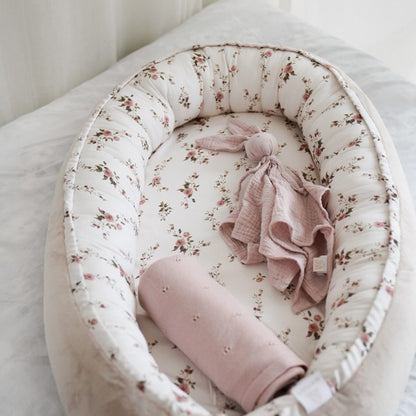 Bambus Ungbarnahreiður - Rose Garden White Luxe