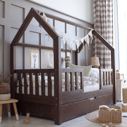 Húsrúm Bianco Dark Walnut