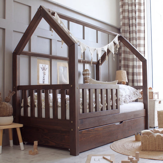 Húsrúm Bianco Dark Walnut