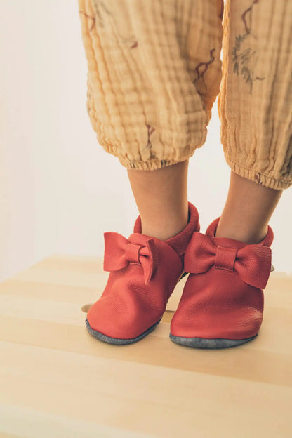 Inniskór - Baobaby Cherry með slaufu