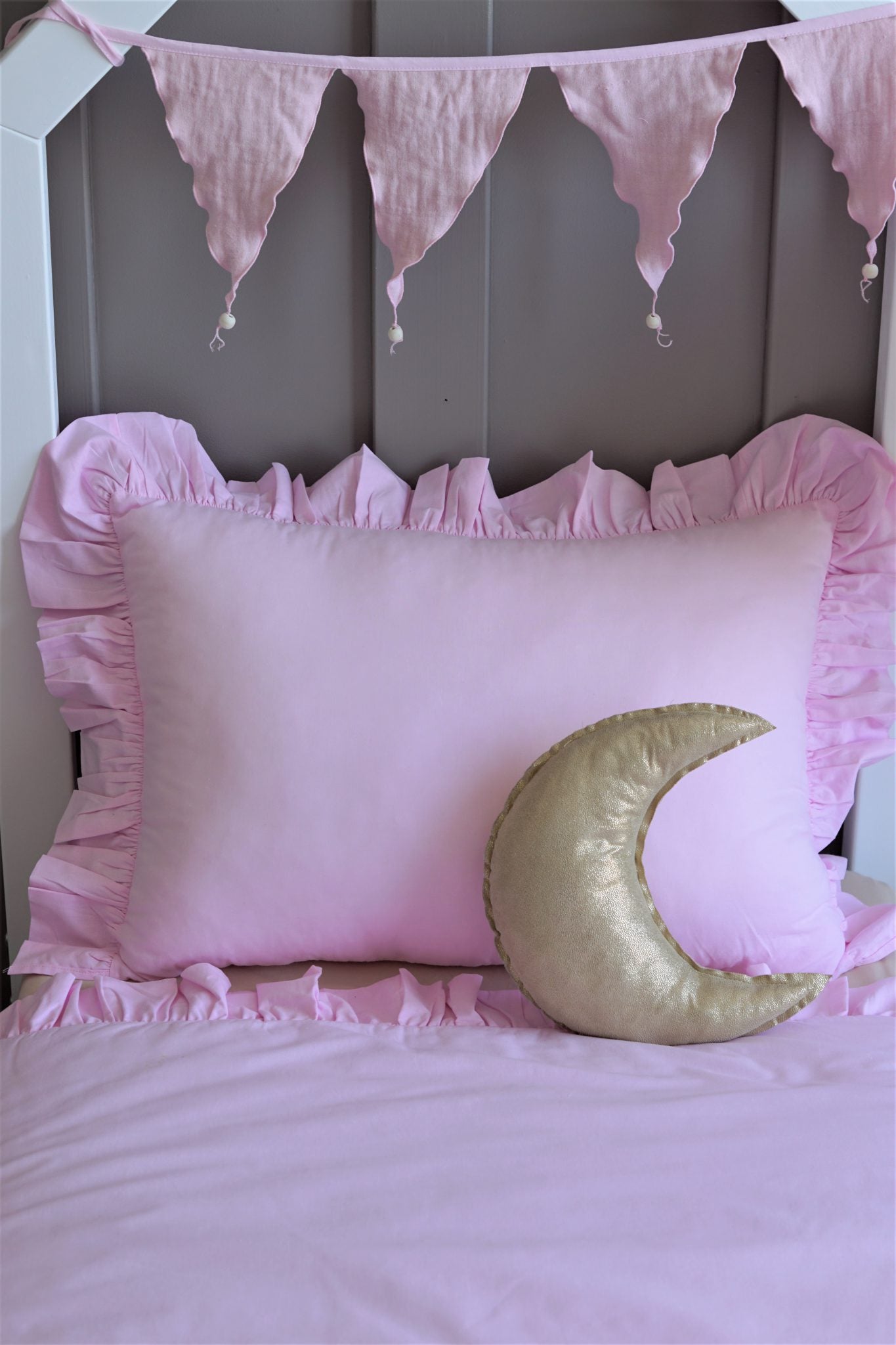 Rúmföt - Pink Frills 135x100cm & 200x140cm
