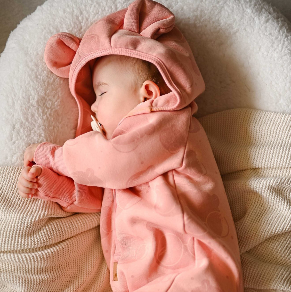 Heilgalli með eyrum - Bear with Glasses Pink