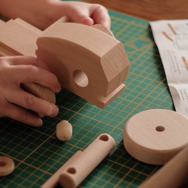 Viðar Traktor - DIY Construction Kit