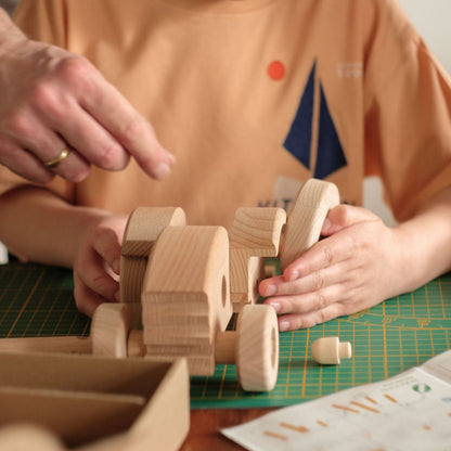 Viðar Traktor - DIY Construction Kit
