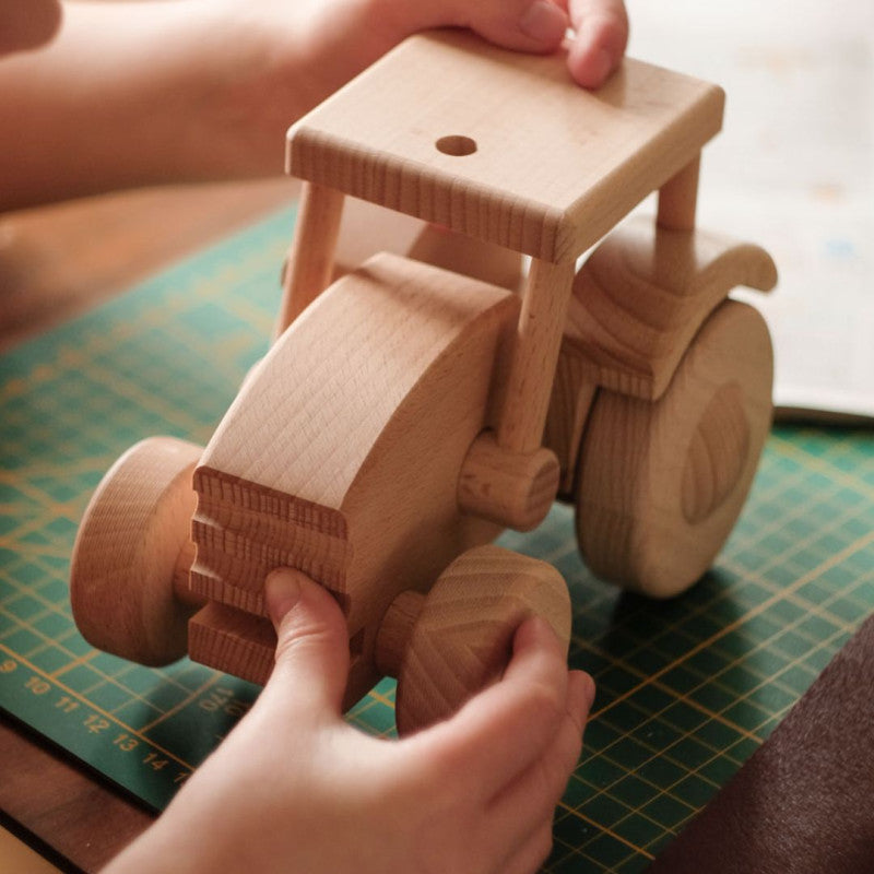 Viðar Traktor - DIY Construction Kit
