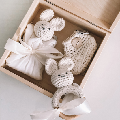 Newborn Gift Box - 4pcs - Bunny Cream